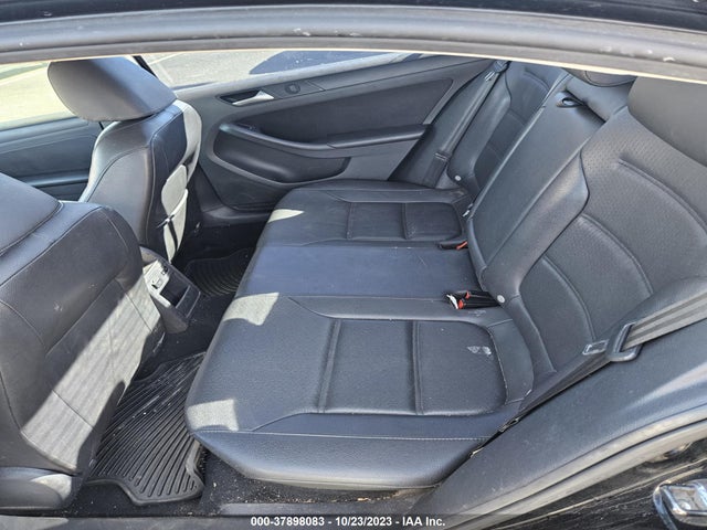 3VWD17AJ9EM380472 Volkswagen JETTA