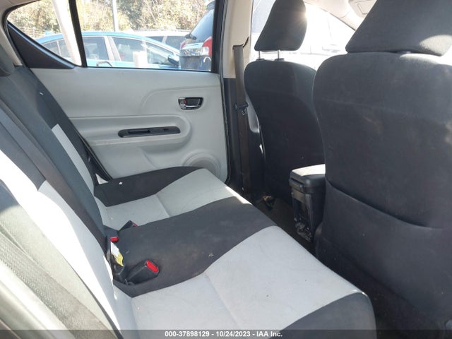 Toyota Prius C One/three/two/four 2014 JTDKDTB35E1563472 Image 8