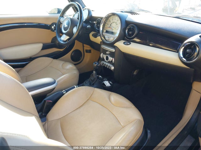2010 MINI COOPER S WMWMS3C55ATY09284 Photo 4