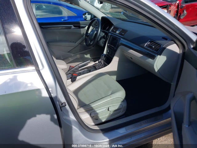 1VWBT7A32GC040281 Volkswagen Passat 1.8t Se W/technology
