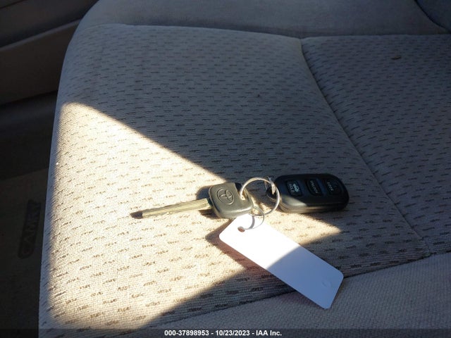 2004 TOYOTA CAMRY 4T1BE32K44U301827 Photo 10