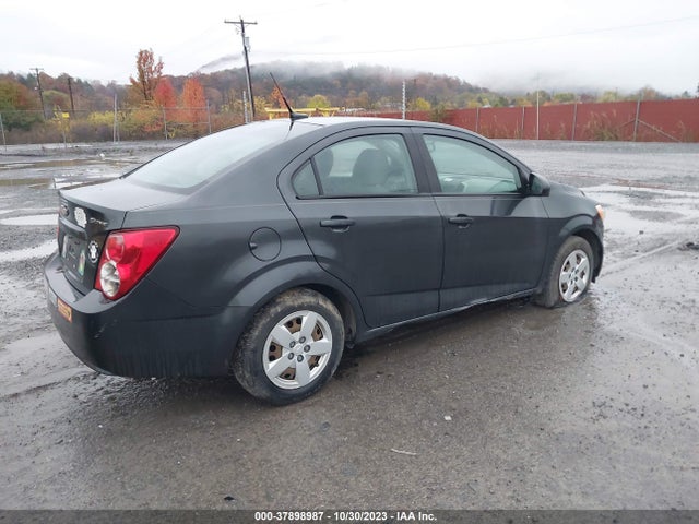 Chevrolet SONIC LS 2014 1G1JA5SH3E4170637 Image 4