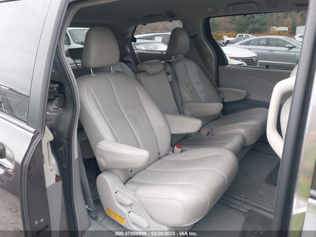 2013 TOYOTA SIENNA XLE V6 8 PASSENGER VIN: 5TDYK3DC1DS304279