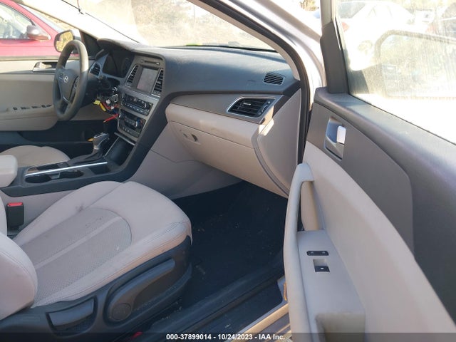 2017 HYUNDAI SONATA SE VIN: 5NPE24AF2HH561924