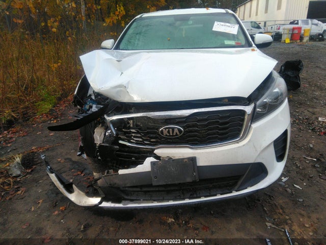 2019 KIA SORENTO LX V6 VIN: 5XYPGDA57KG533844