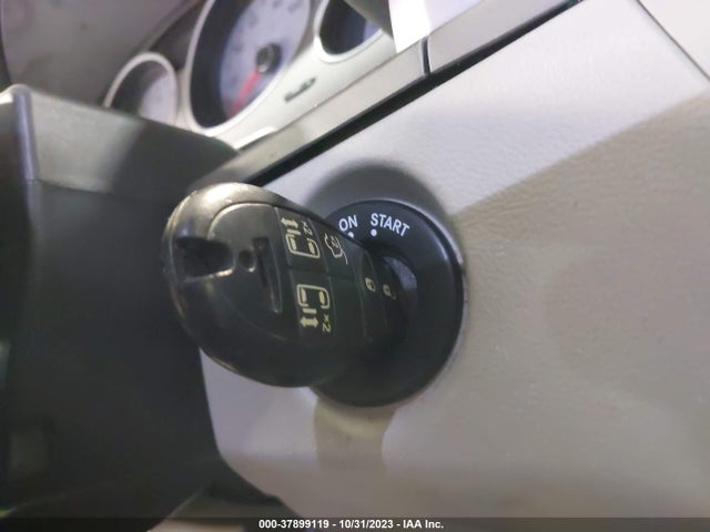 2012 VOLKSWAGEN ROUTAN SE VIN: 2C4RVABG3CR391082