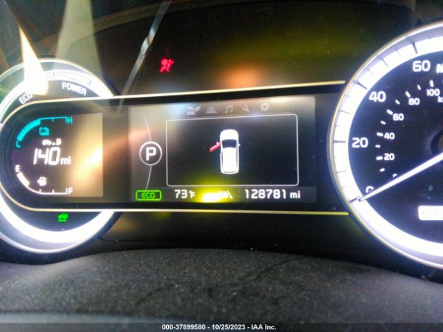 KNDCB3LC6H5071667 KIA NIRO LX