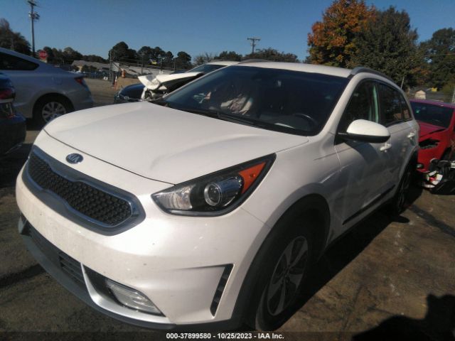 KNDCB3LC6H5071667 KIA NIRO LX