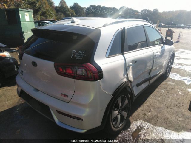 KNDCB3LC6H5071667 KIA NIRO LX