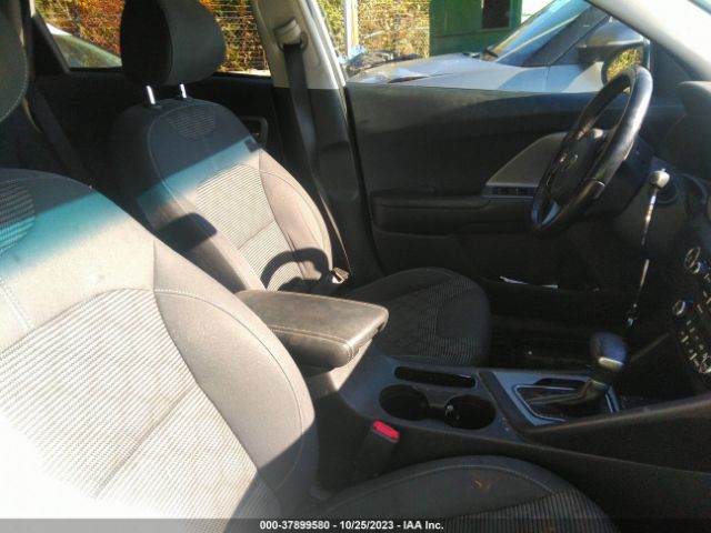 KNDCB3LC6H5071667 KIA NIRO LX