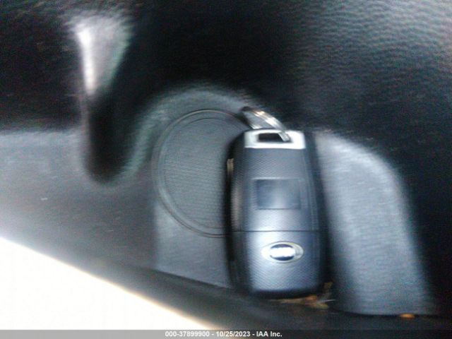 KNDJN2A23E7089515 KIA Soul Base