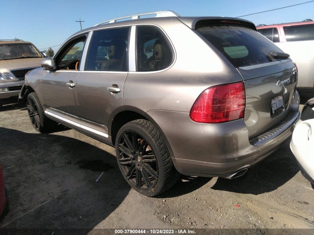 2005 PORSCHE CAYENNE WP1AB29P55LA61570 Photo 2