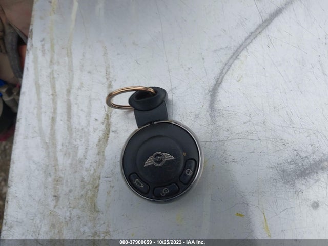2011 MINI COOPER HARDTOP WMWSU3C54BT098714 Photo 10