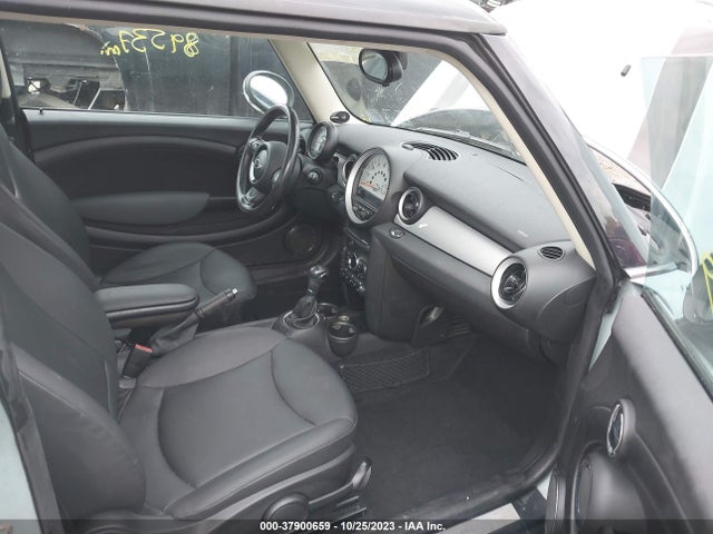 2011 MINI COOPER HARDTOP WMWSU3C54BT098714 Photo 4