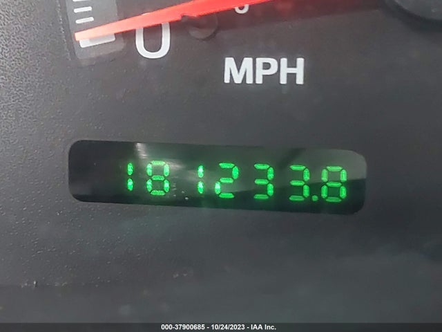 2000 FORD EXPEDITION XLT VIN: 1FMRU1566YLB31079