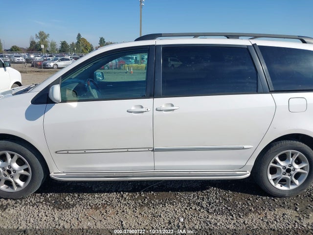 2004 TOYOTA SIENNA XLE/LTD VIN: 5TDBA22C54S008946