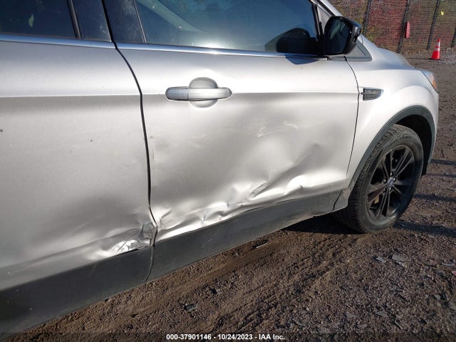 2018 FORD ESCAPE SE VIN: 1FMCU9GD8JUD41831