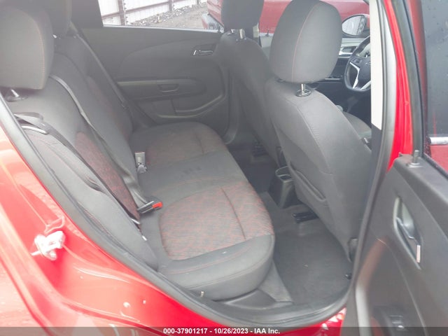 Chevrolet SONIC LT 2018 1G1JD6SHXJ4106540 Image 8