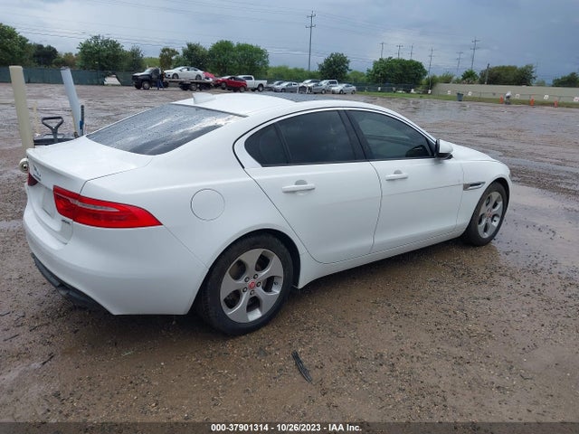 2017 JAGUAR XE SAJAR4BG0HA964178 Photo 3