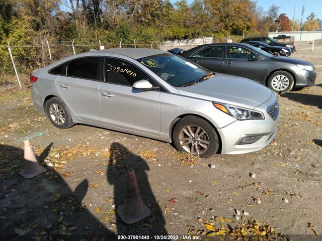 2015 HYUNDAI SONATA SE VIN: 5NPE24AF7FH157143