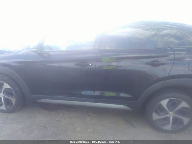KM8J3CA27HU297023 Hyundai Tucson Sport