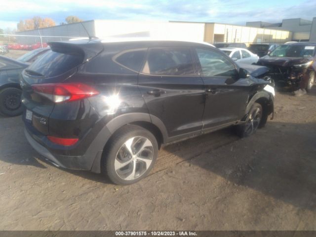 KM8J3CA27HU297023 Hyundai Tucson Sport