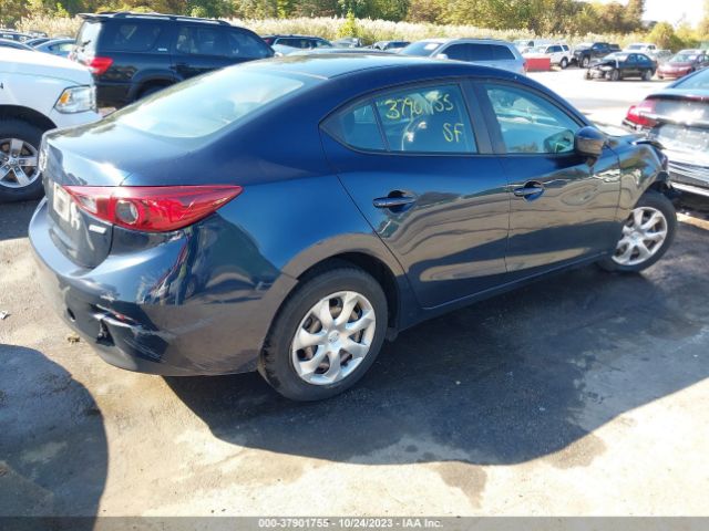 2018 MAZDA MAZDA3 4-DOOR 3MZBN1U72JM162473 Photo 3