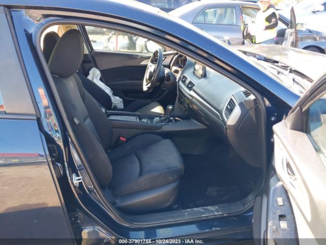 2018 MAZDA MAZDA3 4-DOOR 3MZBN1U72JM162473 Photo 4