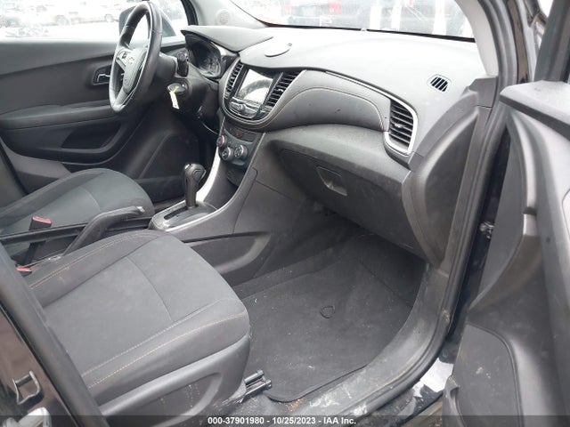 Chevrolet TRAX LS 2019 3GNCJKSB5KL372306 Image 5