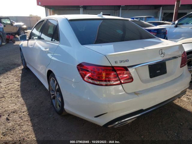 2015 MERCEDES-BENZ E-CLASS WDDHF5KB5FB130839 Photo 2
