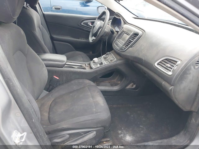 Chrysler 200 Limited 2015 1C3CCCAB5FN645149 Image 5