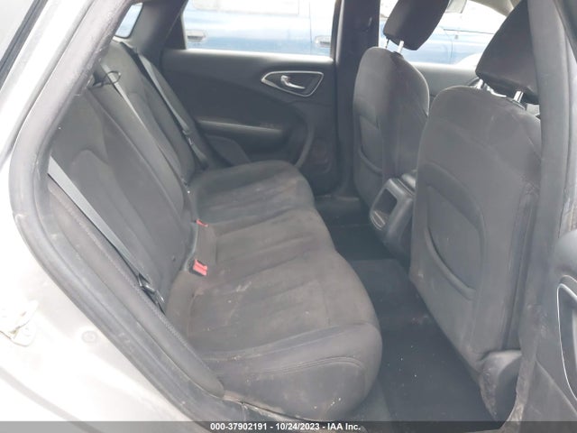 Chrysler 200 Limited 2015 1C3CCCAB5FN645149 Image 8