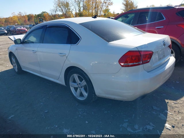 1VWAT7A31FC112159 Volkswagen Passat 1.8t Limited Edition