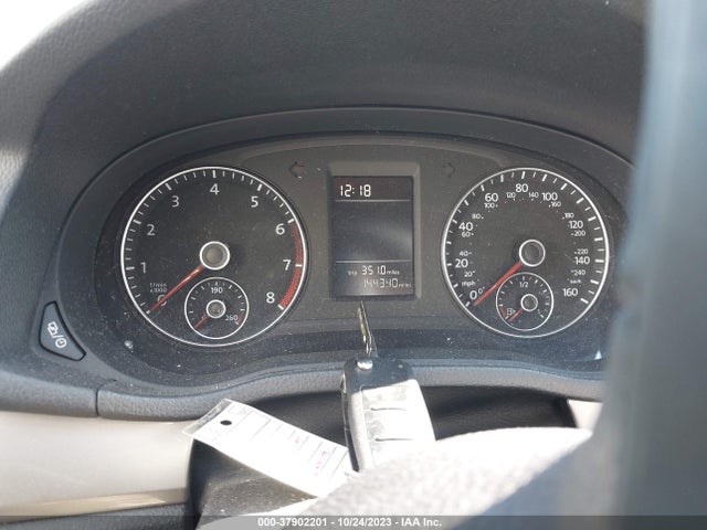 1VWAT7A31FC112159 Volkswagen Passat 1.8t Limited Edition