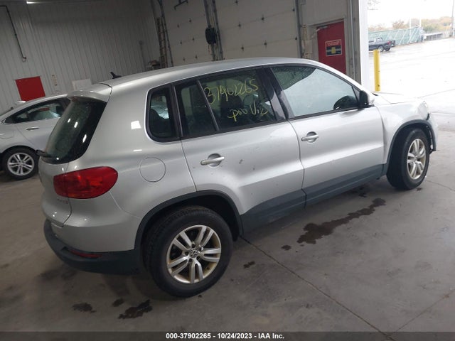 2013 VOLKSWAGEN TIGUAN S VIN: WVGAV3AX9DW560925