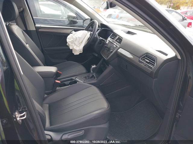 3VV3B7AX3NM098152 Volkswagen TIGUAN SE