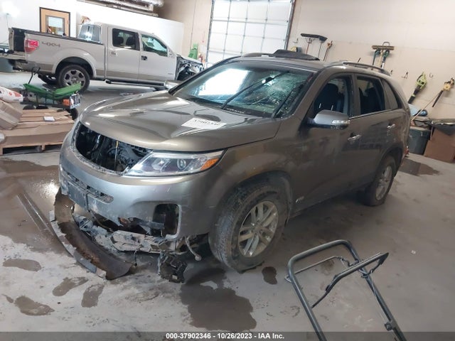 KIA Sorento Lx V6 2015 5XYKTDA72FG613226 Image 2