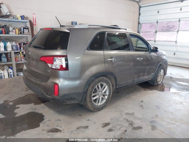 KIA Sorento Lx V6 2015 5XYKTDA72FG613226 Image 4