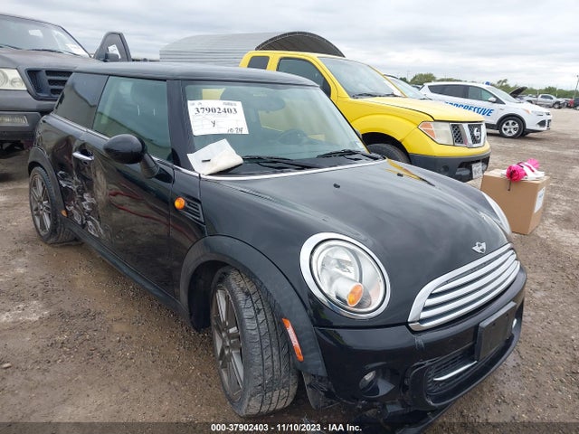 2011 MINI COOPER HARDTOP WMWSU3C50BT098211 Photo 0