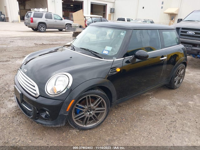 2011 MINI COOPER HARDTOP WMWSU3C50BT098211 Photo 1