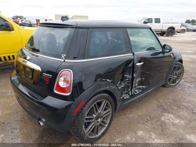 2011 MINI COOPER HARDTOP WMWSU3C50BT098211 Photo 3