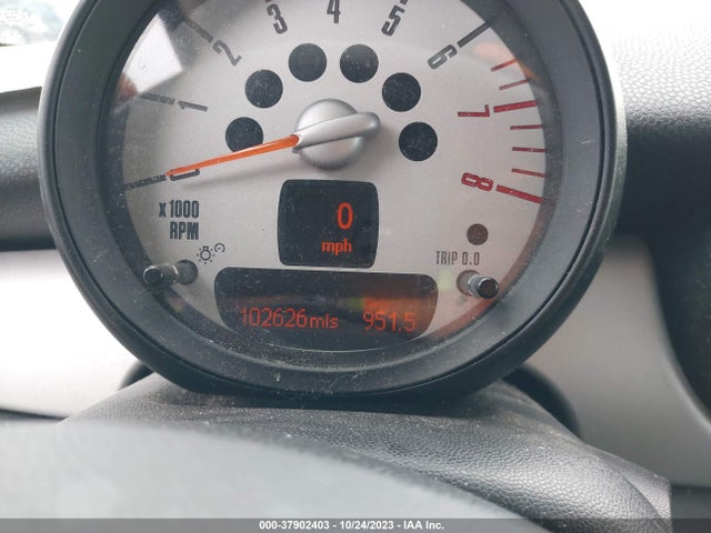 2011 MINI COOPER HARDTOP WMWSU3C50BT098211 Photo 6