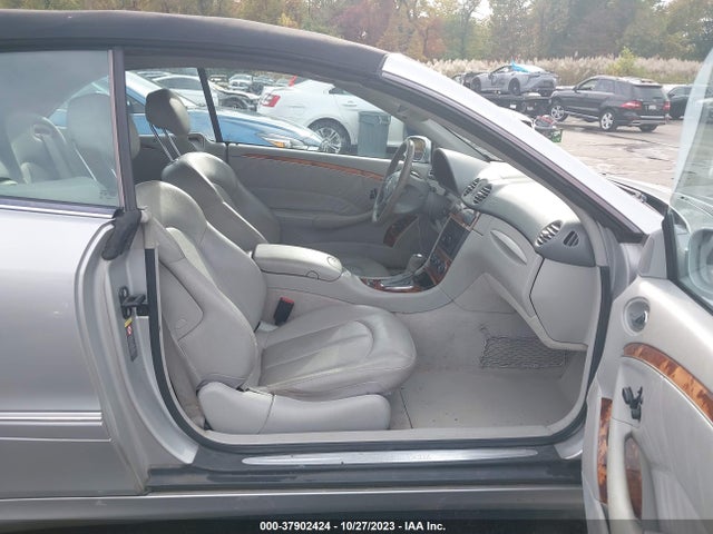 2005 MERCEDES-BENZ CLK 320 VIN: WDBTK65G45T035984