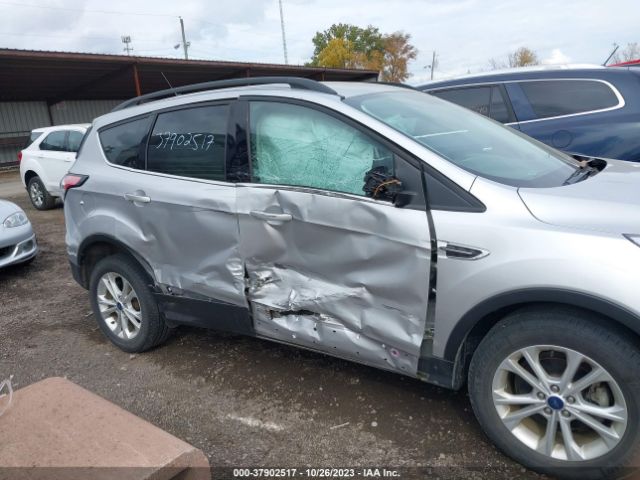 1FMCU0GD3JUB70692 Ford ESCAPE SE
