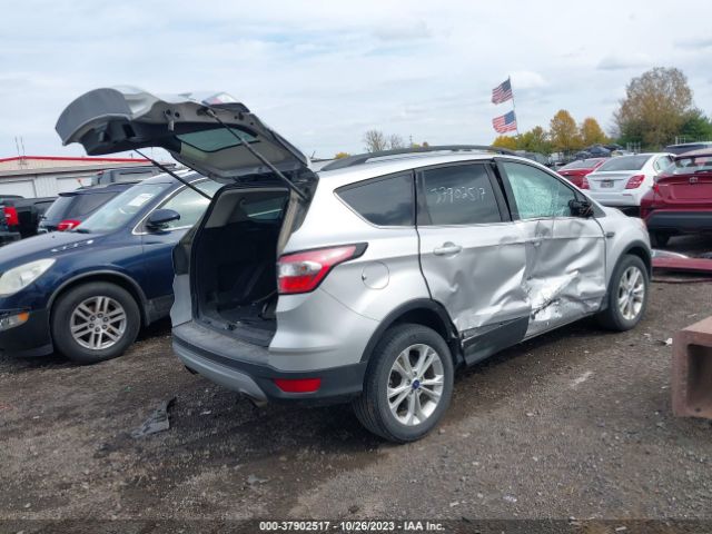1FMCU0GD3JUB70692 Ford ESCAPE SE