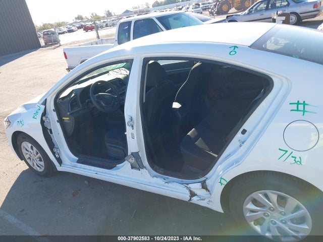 2018 HYUNDAI ELANTRA SE VIN: 5NPD74LF4JH317031