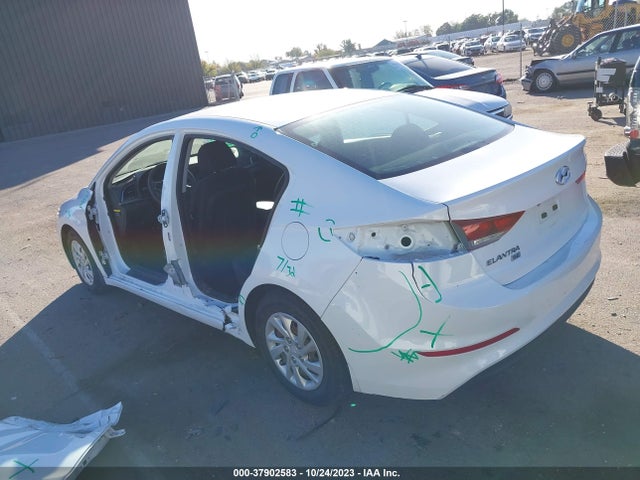 Hyundai ELANTRA SE 2018 5NPD74LF4JH317031 Image 3