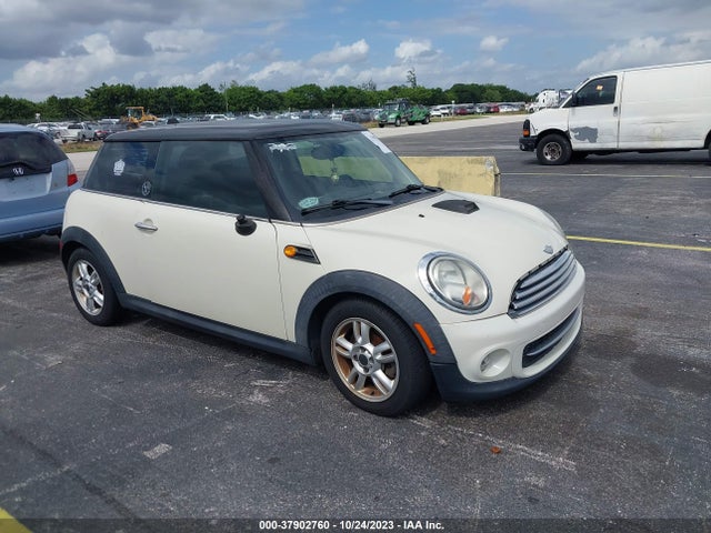 2011 MINI COOPER HARDTOP WMWSU3C55BT252265 Photo 0