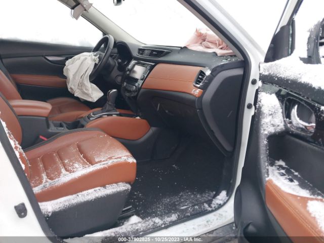 JN8AT2MV6HW277374 Nissan Rogue Sl