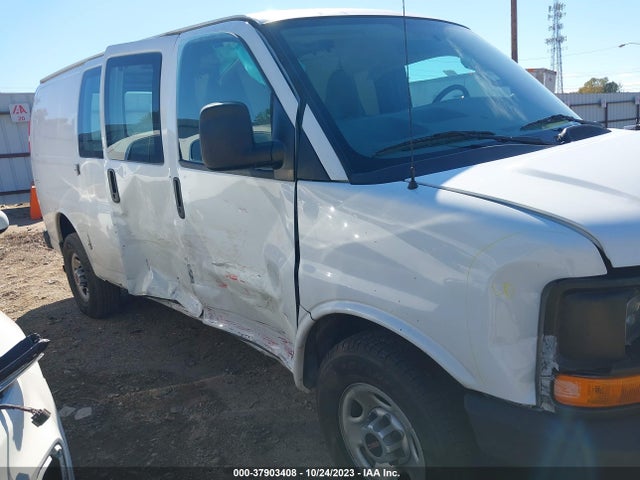 GMC Savana 2500 Work Van 2017 1GTW7AFF0H1108308 Image 13